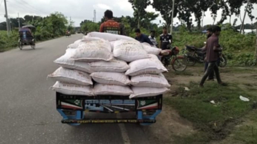 কালীগঞ্জে কৃষি কর্মকর্তার যোগসাজশে সার পাচার