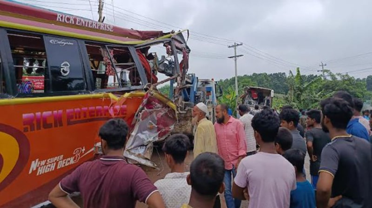 ফরিদপুরে দুই বাসের সংঘর্ষে প্রাণ গেল ৩ জনের, আহত ২০