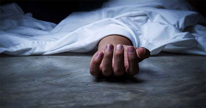 যশোরে কাভার্ড ভ্যান উল্টে চালক নিহত যশোরে কাভার্ড ভ্যান উল্টে চালক নিহত