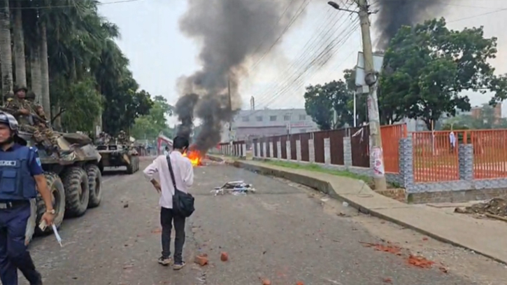 গোপালগঞ্জে এনসিপির সমাবেশ ঘিরে সংঘর্ষে নিহত ৩ গোপালগঞ্জে এনসিপির সমাবেশ ঘিরে সংঘর্ষে নিহত ৩