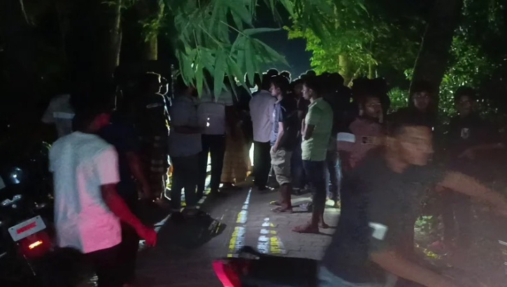 গাংনীতে সড়কে ‘বোমা’ ফাটিয়ে ডাকাতি, এলাকায় আতঙ্ক