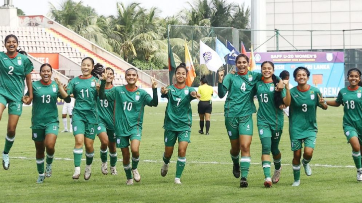 সাগরিকার হ্যাটট্রিকে শ্রীলংকার জালে ৯ গোল বাংলাদেশের সাগরিকার হ্যাটট্রিকে শ্রীলংকার জালে ৯ গোল বাংলাদেশের
