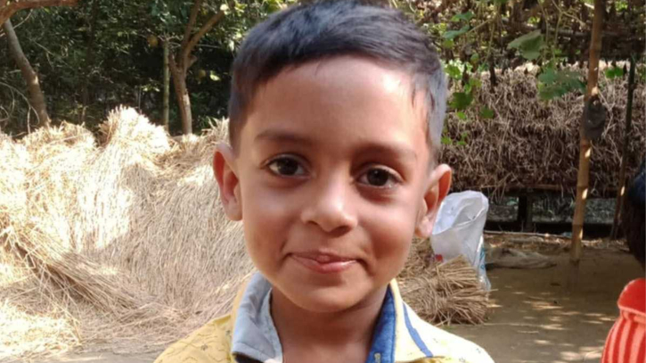 সাপের কামড়ে মায়ের পাশে ঘুমন্ত শিশুর মৃত্যু সাপের কামড়ে মায়ের পাশে ঘুমন্ত শিশুর মৃত্যু