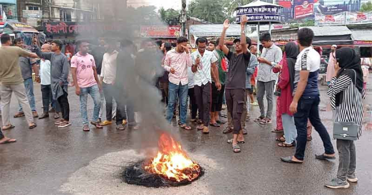 সাতক্ষীরায় সড়ক অবরোধ কর্মসূচি পালন এনসিপির সাতক্ষীরায় সড়ক অবরোধ কর্মসূচি পালন এনসিপির