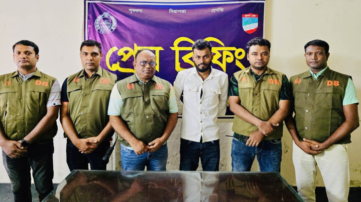 যশোরে ২৪ মামলার আসামি ডলার গ্রেপ্তার যশোরে ২৪ মামলার আসামি ডলার গ্রেপ্তার