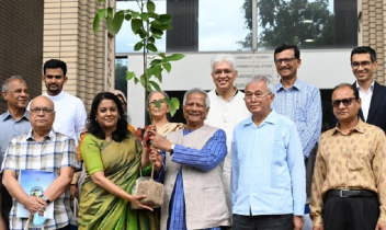 পরিবেশ সুরক্ষায় প্লাস্টিক বর্জনের আহ্বান প্রধান উপদেষ্টার