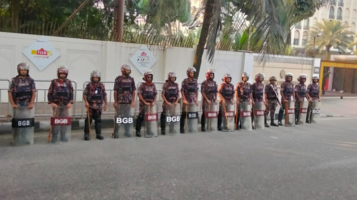 রাজধানীসহ আশপাশে আইন-শৃঙ্খলা রক্ষায় বিজিবি মোতায়েন