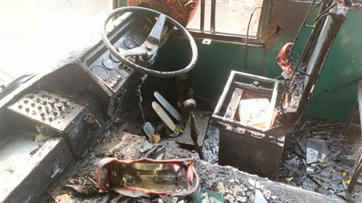 যশোরে পার্কিং করা বাসে দুর্বৃত্তদের আগুন