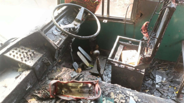 যশোরে পার্কিং করা বাসে দুর্বৃত্তদের আগুন