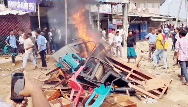 মনোনয়ন দ্বন্দ্বে বিএনপির দু’পক্ষের সংঘর্ষে রণক্ষেত্র গাংনী