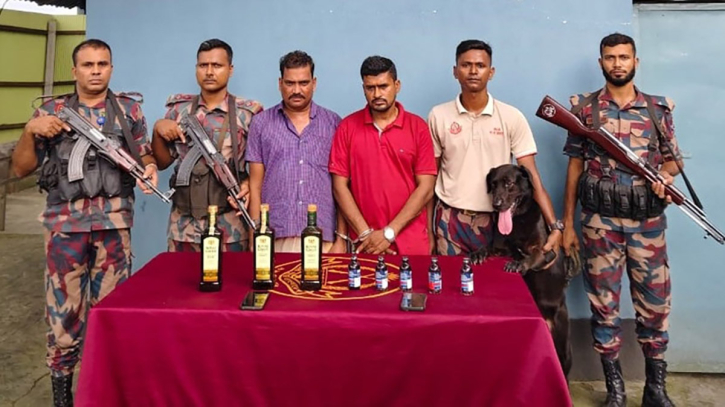 যশোরে ভারতীয় নাগরিকসহ দুইজন আটক যশোরে ভারতীয় নাগরিকসহ দুইজন আটক