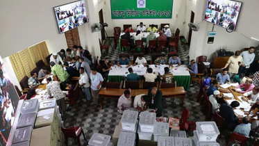হল সংসদের শীর্ষ পদে জয়ী হলেন যারা