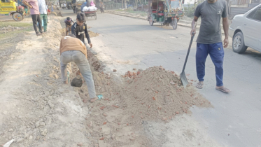 জীবননগরে ২৫ কোটি টাকা ব্যয়ে সড়কের  কাজে বালুর বদলে মাটি ব্যবহার