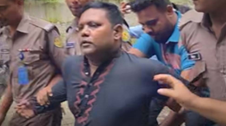 ধানমণ্ডি ৩২ নম্বরে শ্রদ্ধা জানাতে এসে আটক ১