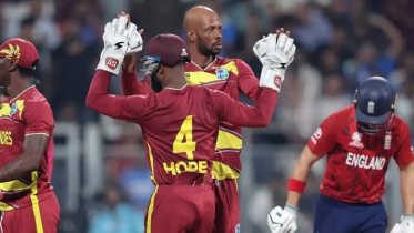 ইংলিশদের ১৯ ওভারে অলআউট করে ৩০ রানে জিতেছে ওয়েস্ট ইন্ডিজ