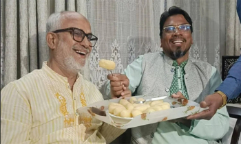 খুলনায় নবনির্বাচিত এমপি হেলাল ও মঞ্জুর মিষ্টিমুখ