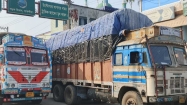 টানা ছুটি শেষে ভোমরা স্থলবন্দরে কর্মচাঞ্চল্য