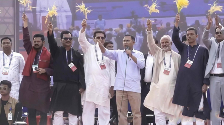 বিএনপি সরকার গঠন করলে প্রথম দায়িত্ব হবে দেশ পুনর্গঠন: তারেক রহমান