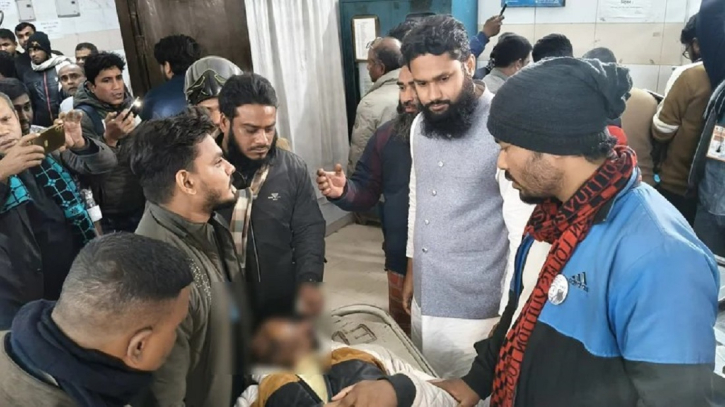 কুড়িগ্রামে এনসিপির প্রার্থীর গাড়িতে হামলা, আহত ৫