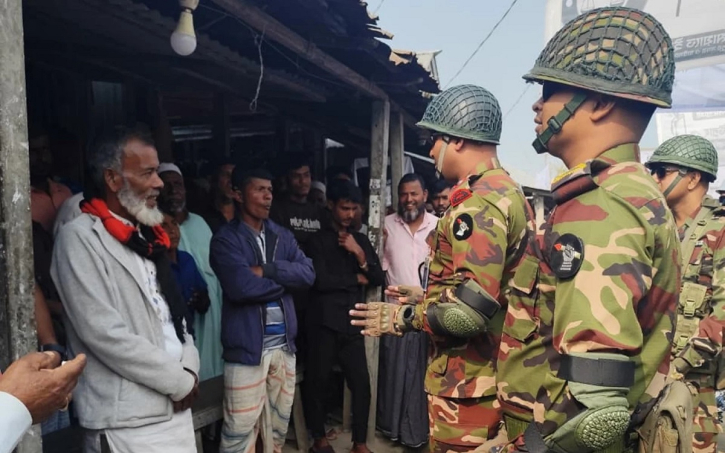 চাঁদপুরের দুর্গম চরাঞ্চলে যৌথ বাহিনীর টহল