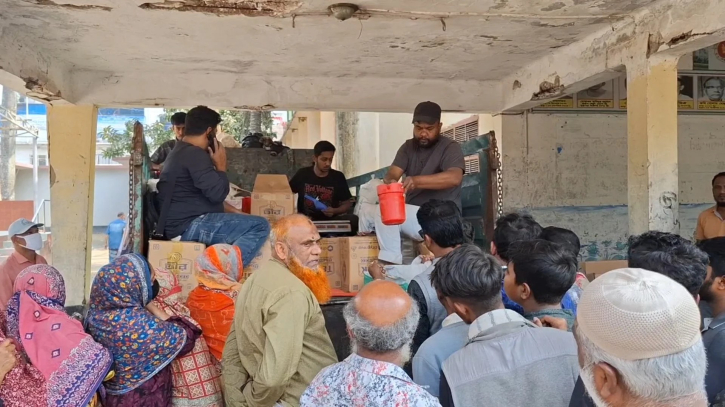 ঝিনাইদহে ন্যায্য ও ভর্তুকি মূল্যে পণ্য বিক্রি শুরু