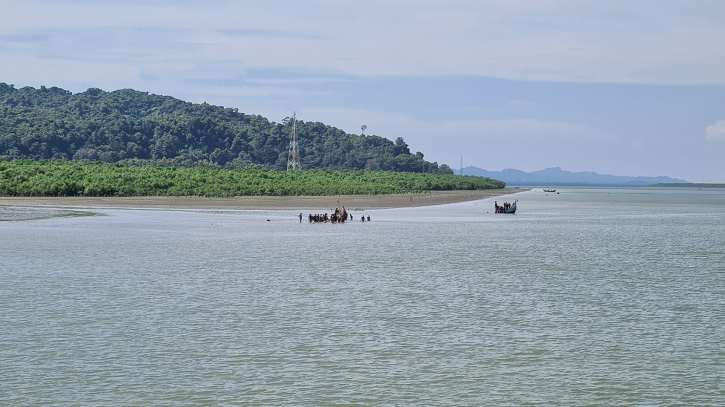 ৫ বাংলাদেশি জেলেকে ধরে নিয়ে গেল আরাকান আর্মি