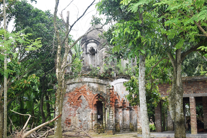  চৌগাছায় ঐতিহ্যের স্থাপত্য ‘পঞ্চরত্ন মন্দির’ 