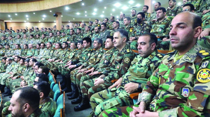 ইরানে বিক্ষোভ দমনে রেভল্যুশনারি গার্ডের ‘রেড লাইন’ ঘোষণা