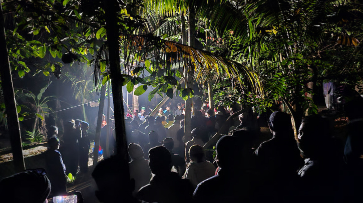 কারাবন্দী ছাত্রলীগ নেতার স্ত্রী-সন্তানকে পাশাপাশি দাফন