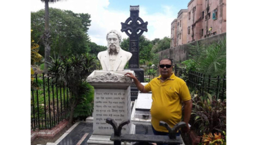 মধু কবির সমাধিতে একবেলা