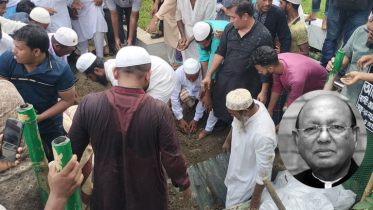 মা-বাবার পাশে চিরশায়িত তোফায়েল আহমেদ