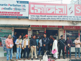 যশোরে সোহাগ ও সৌদিয়া পরিবহনের বাস কাউন্টারে জরিমানা