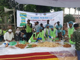 রিক্সা-ইজিবাইক চালক ও পথচারীদের নিয়ে ঈদ পুনর্মিলনী যশোর নাগরিক সংঘের