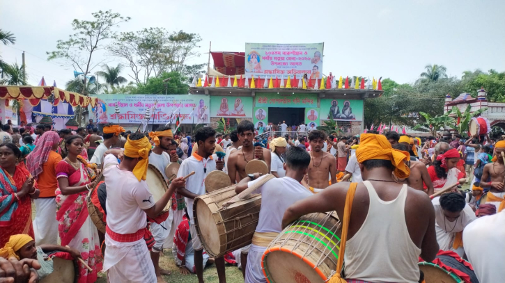 বারুণী স্নানোৎসব ও মতুয়া মহামেলা ঘিরে উৎসব