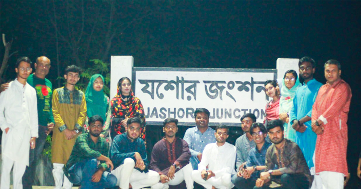 ইতিহাস ক্লাবের আয়োজনে ‘ইফতার পার্টি, শেয়ার অ্যান্ড কেয়ার প্রোগ্রা