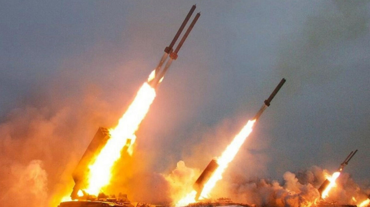 বৃষ্টির মত আছড়ে পড়ছে রকেট, সাইরেনে ঘুম ভাঙছে ইসরায়েলিদের