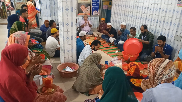 যশোরে অসীম ডায়াগনস্টিক সেন্টার এন্ড হাসপাতালে ইফতার ও দোয়া মাহফিল 