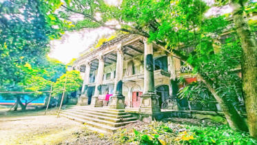 হারানো ঐশ্বর্যের স্মৃতি