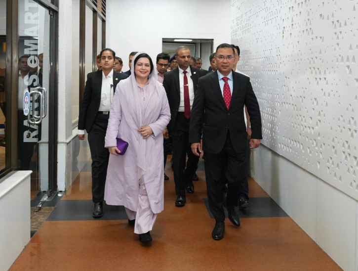 চার দিন জাপান সফর শেষে দেশে ফিরেছেন প্রধানমন্ত্রী