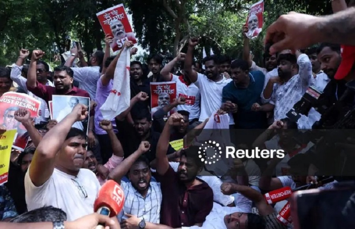 ভারতের প্রধান নির্বাচন কমিশনারের পদত্যাগের দাবিতে বিক্ষোভ