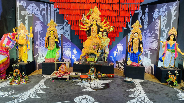 শহীদের রক্তে গড়া সম্প্রীতির শারদোৎসব