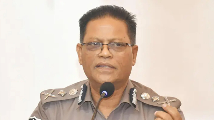 সরকার অনুমতি দিলে ক্রসফায়ার করতেও পিছপা হবে না পুলিশ: আইজিপি
