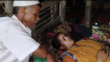 বাড়ির সবাই অসুস্থ, মেয়ের চিকিৎসায় ঋণে ডুবেছেন বাবা