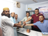 মান্দিয়া কল্যাণ সংস্থার লাইব্রেরিতে ৪০টি বই উপহার মান্দিয়া কল্যাণ সংস্থার লাইব্রেরিতে ৪০টি বই উপহার