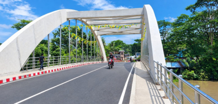 উজিরপুরে ধামুরা খালের ওপর নান্দনিক আর্চ ব্রিজ